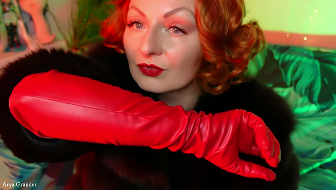 Latex-Fetisch Trifft Auf Asmr: Aryas Erstaunliche Wichs-Session